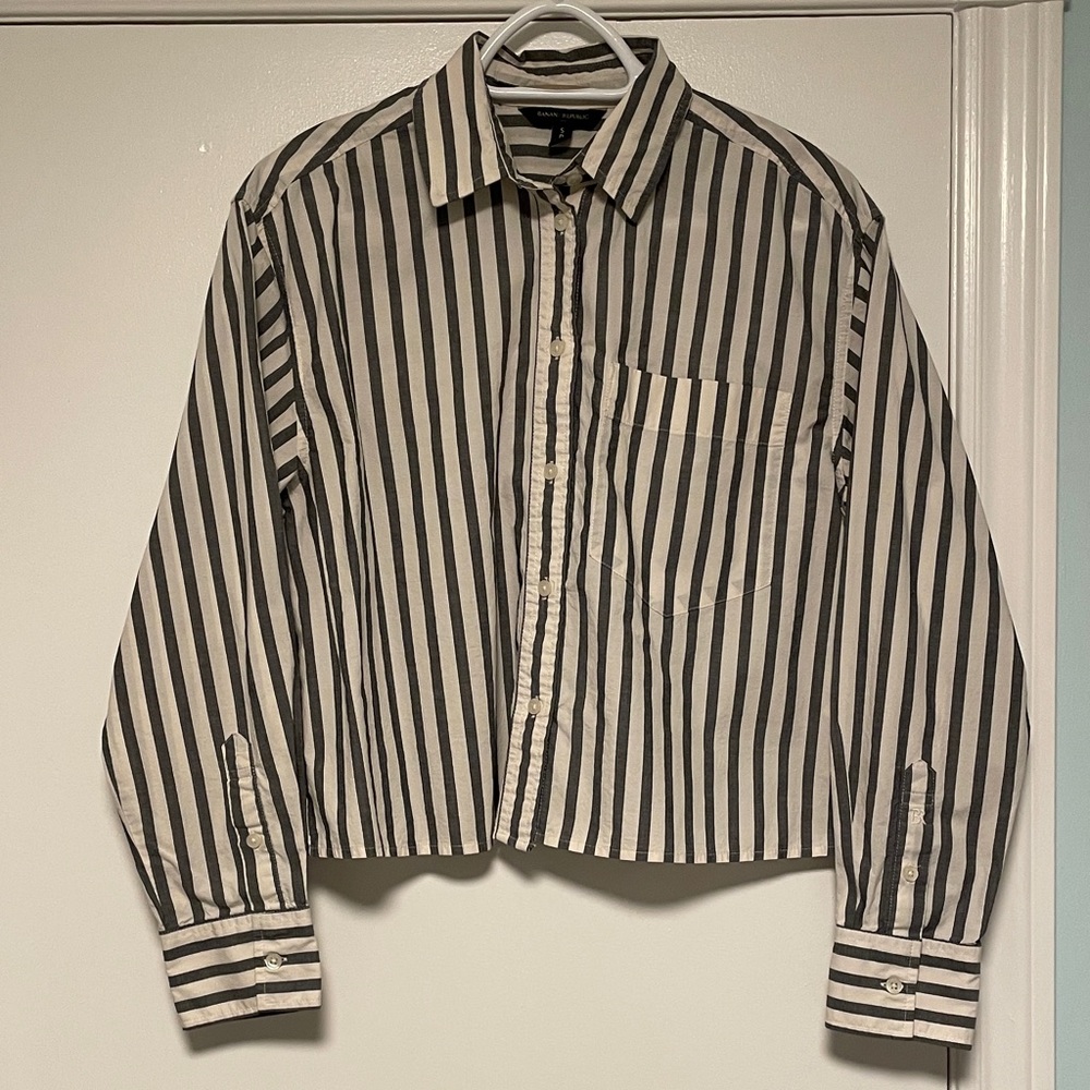 Banana Republic Cropped Button Down Shirt